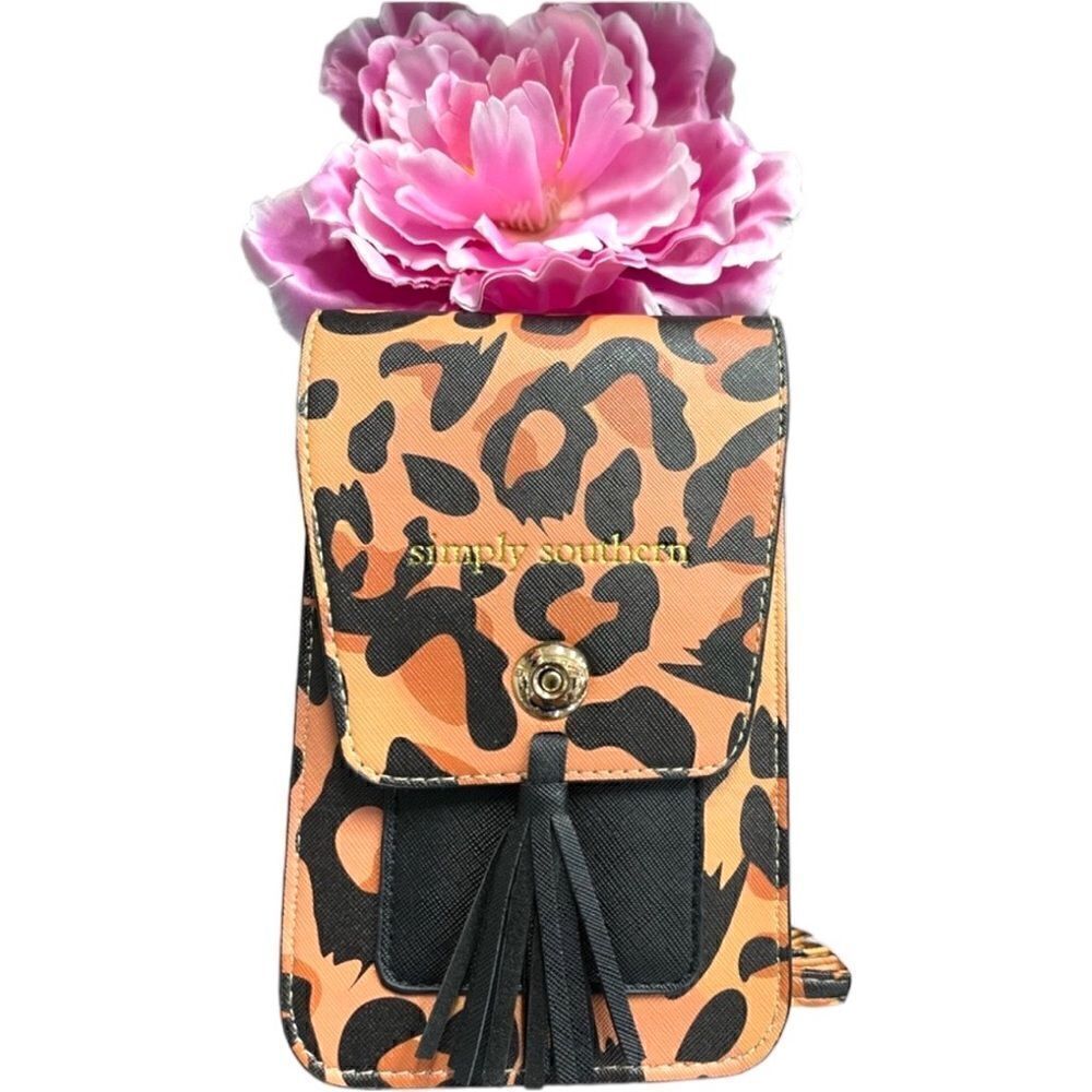Simply Southern cell phone wallet crossbody/ cheetah print Brown bla…